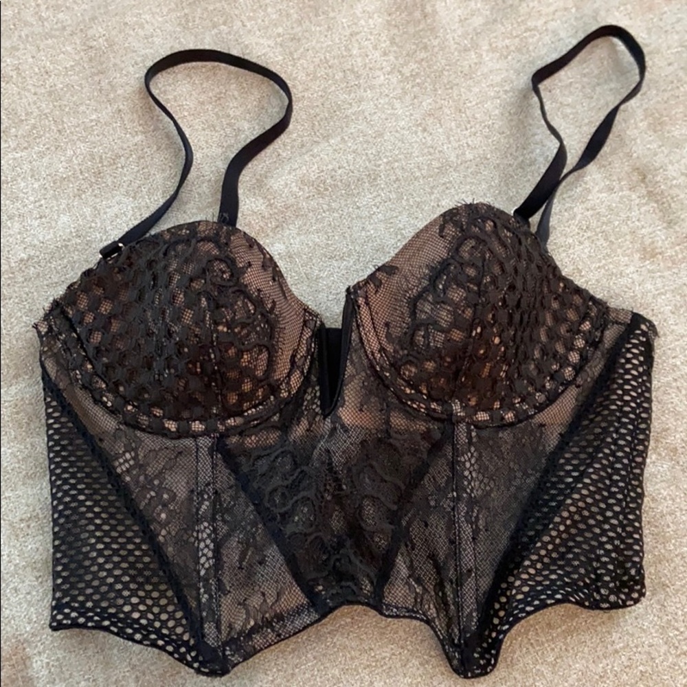 Black lace Victoria’s Secret bustier size 32b
